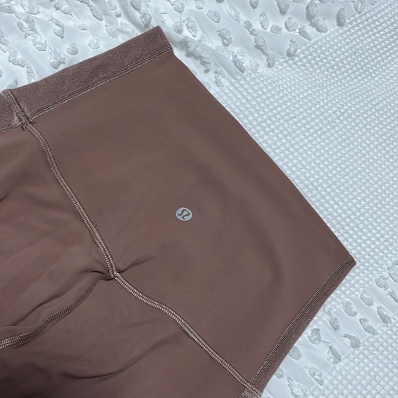 Size 4 align leggings perfect condition! - Picture 2 of 3